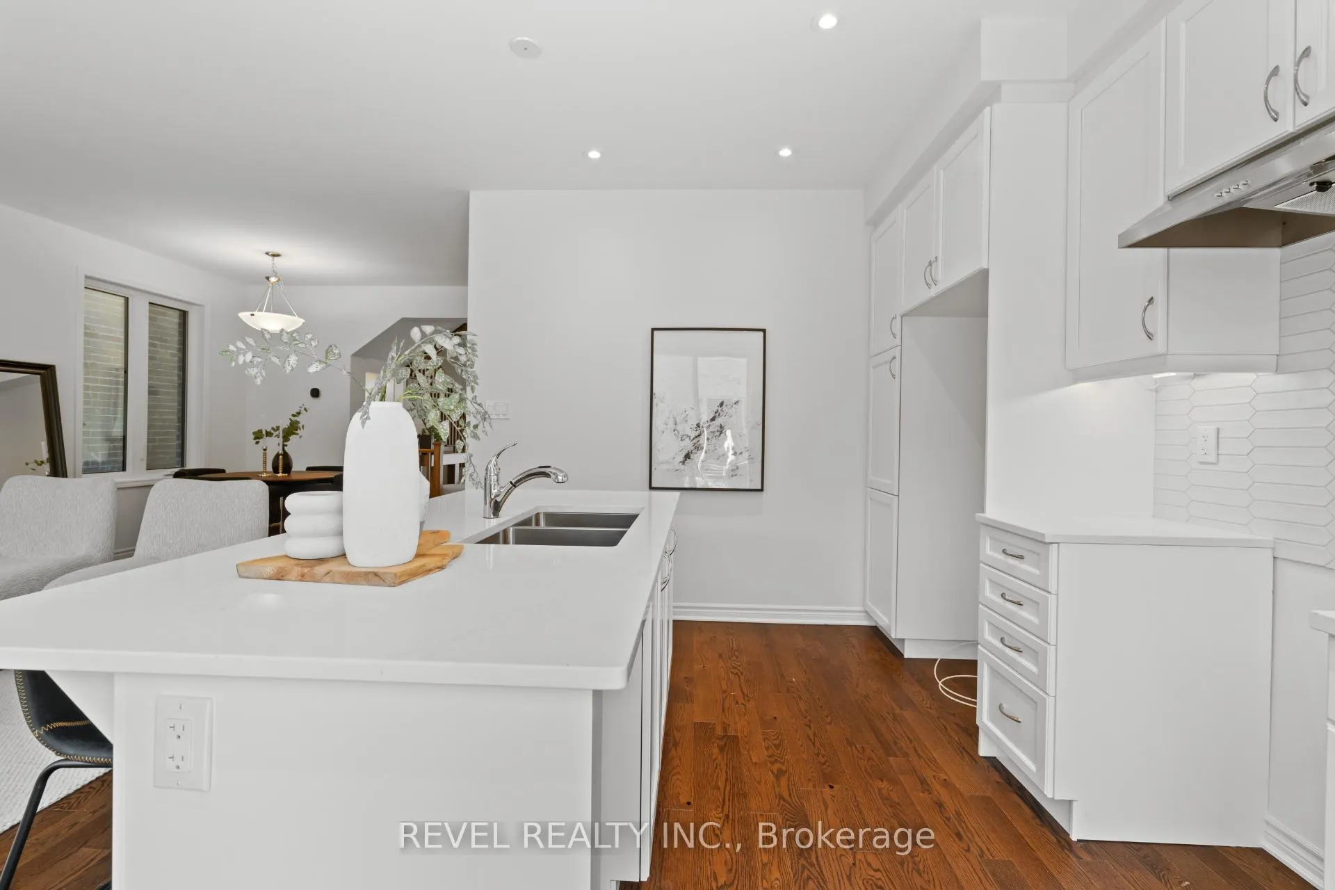 Photo 16 of 1367 Hearns Place, Milton, Bowes — HOMEH