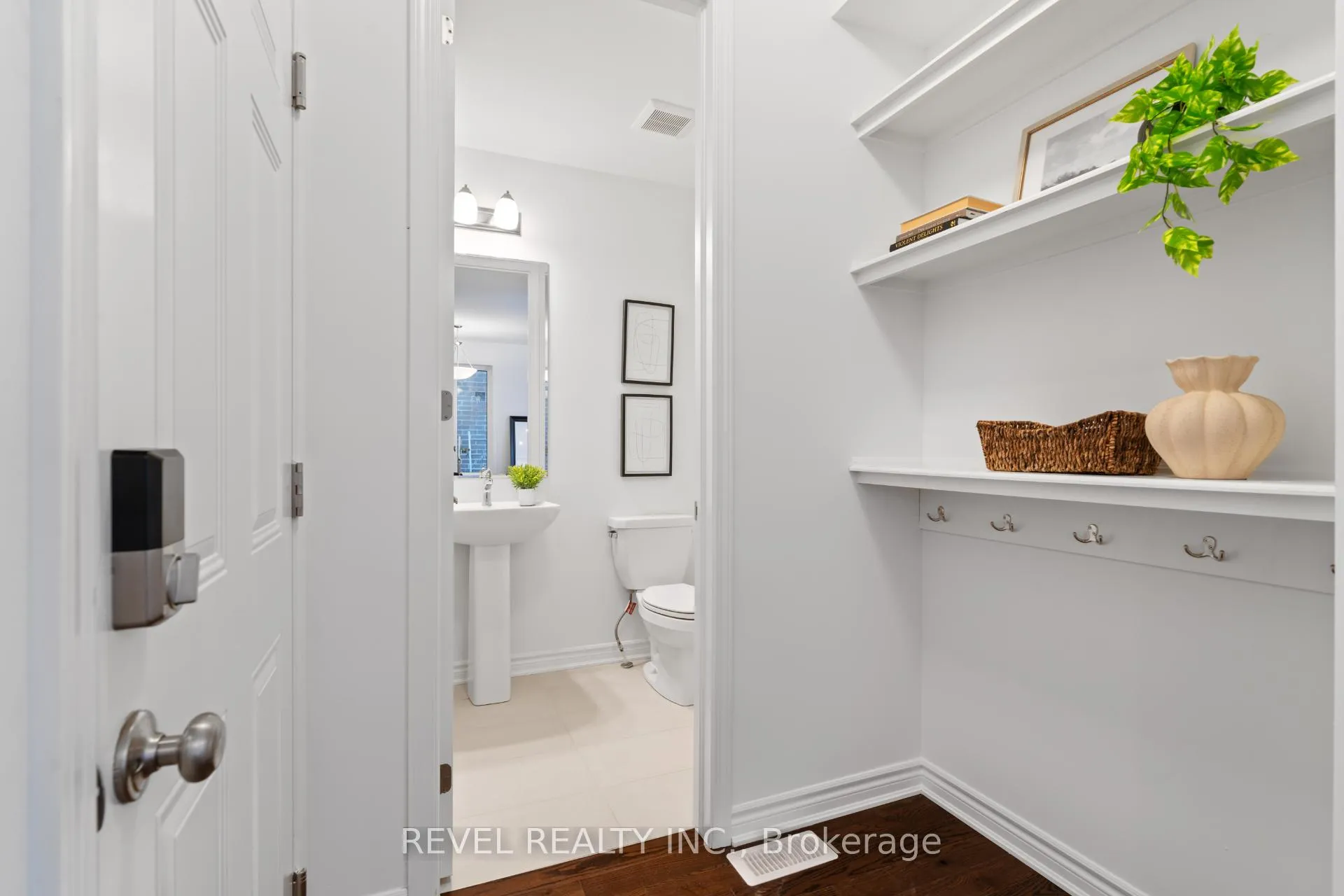 Photo 17 of 1367 Hearns Place, Milton, Bowes — HOMEH