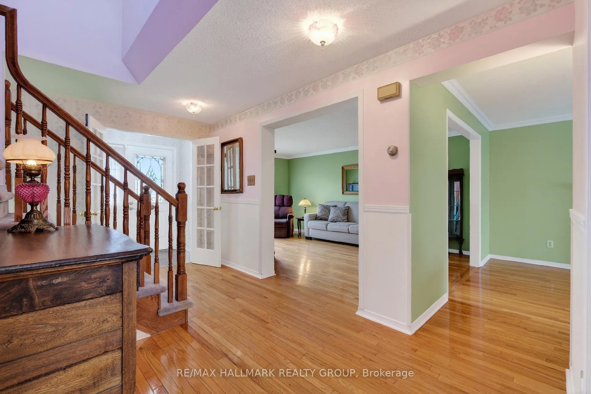 Photo 7 of 593 Du Buisson Crescent, Ottawa, Fallingbrook/Gardenway South — HOMEH