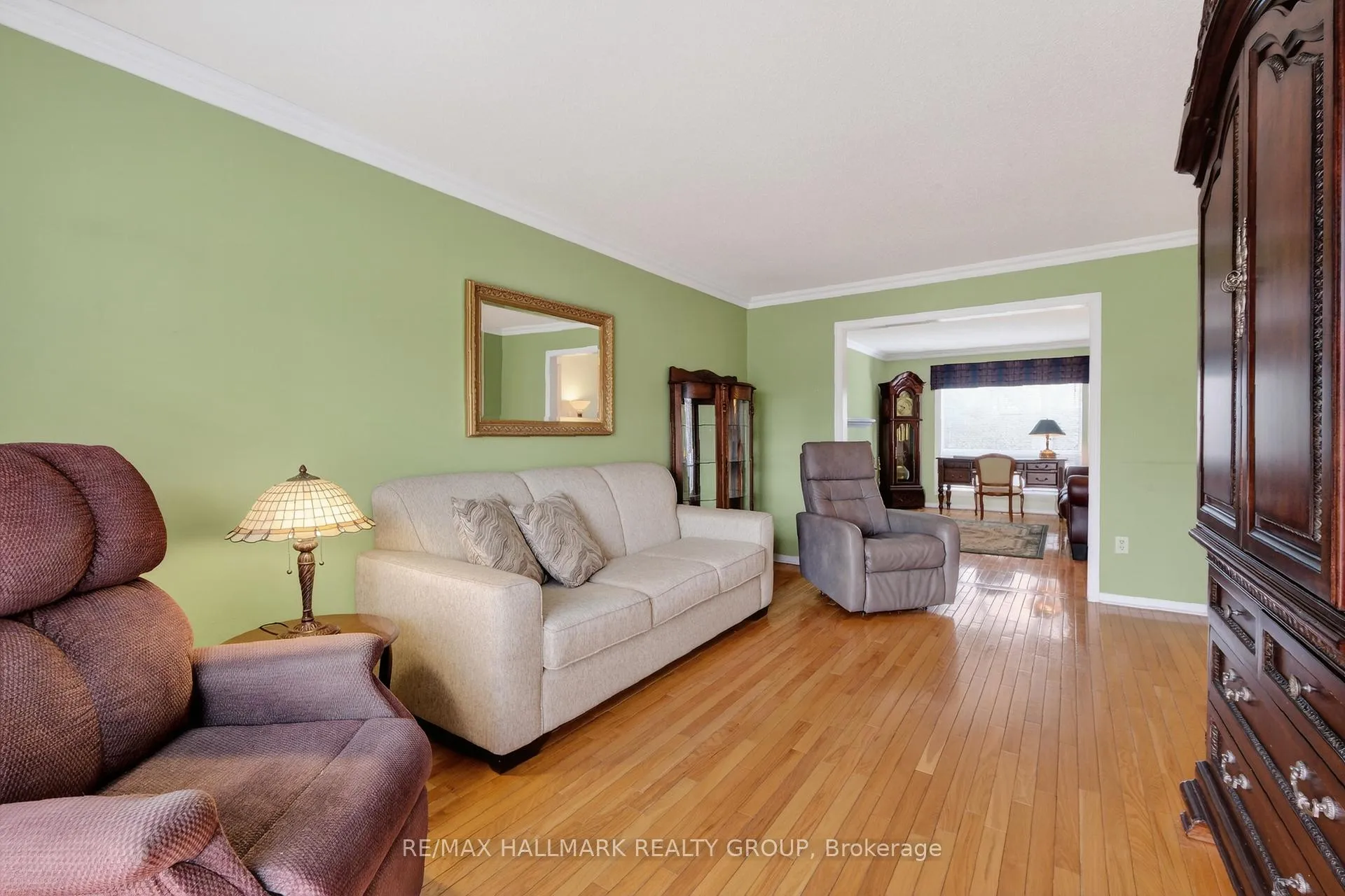 Photo 9 of 593 Du Buisson Crescent, Ottawa, Fallingbrook/Gardenway South — HOMEH