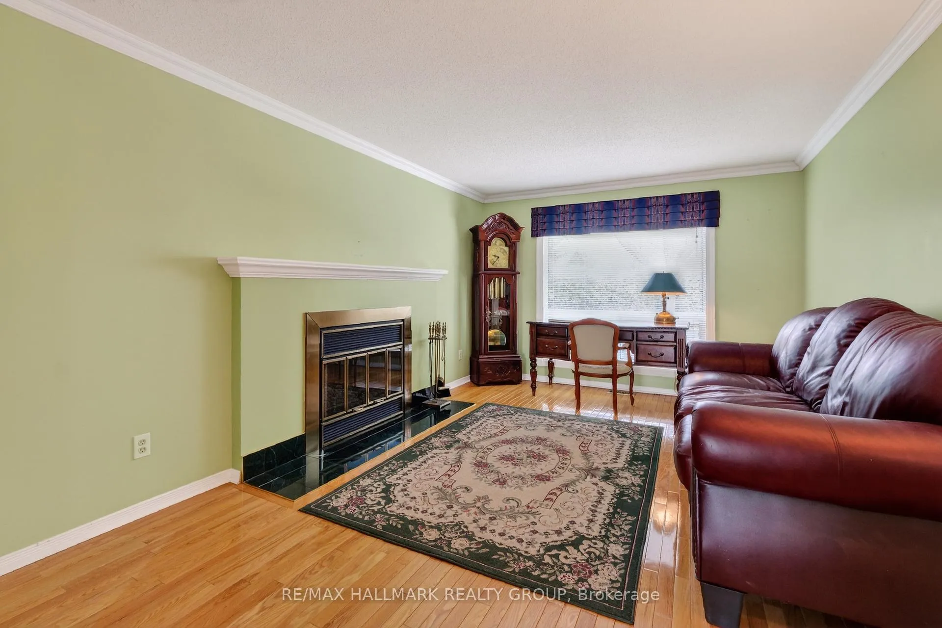 Photo 10 of 593 Du Buisson Crescent, Ottawa, Fallingbrook/Gardenway South — HOMEH