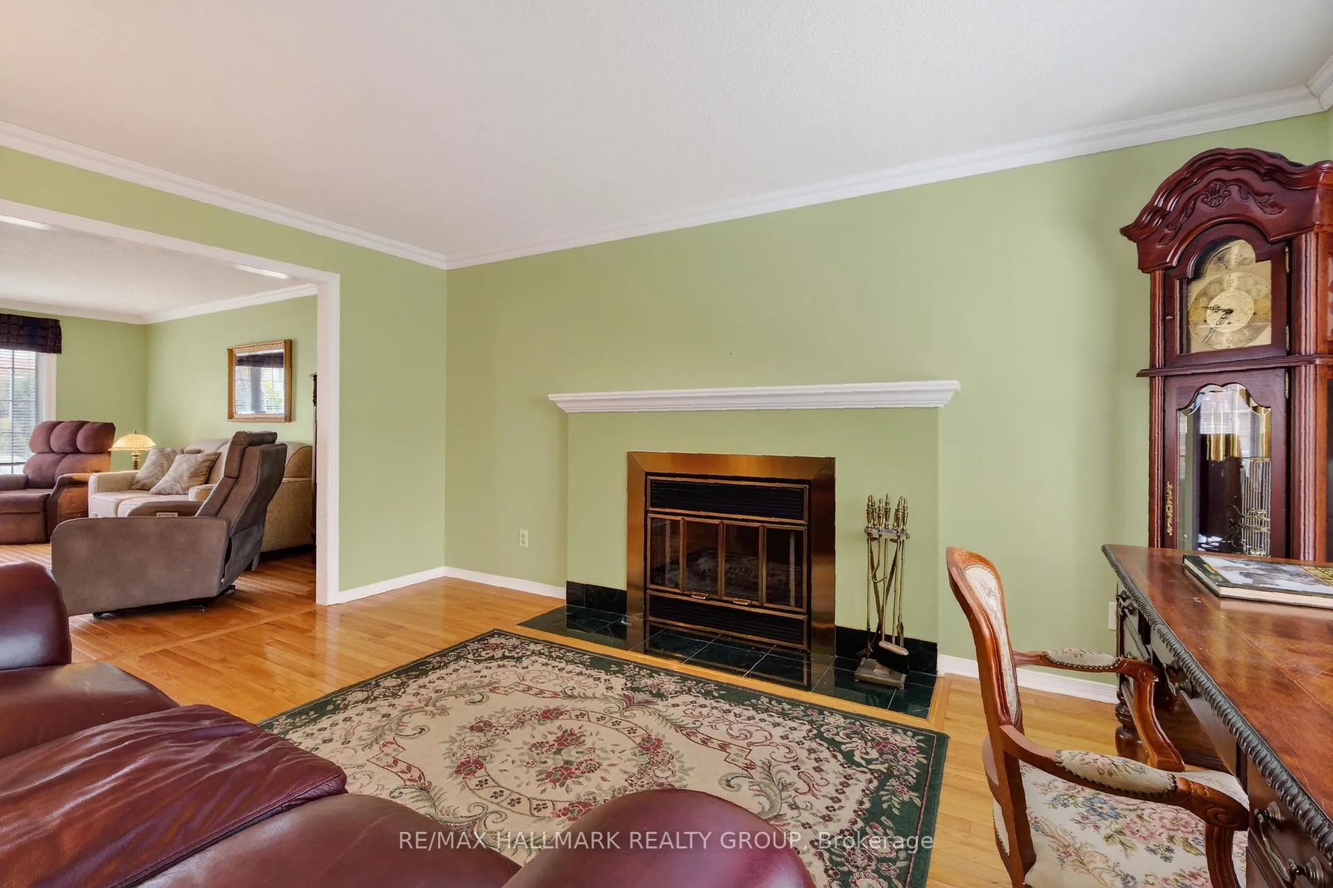 Photo 11 of 593 Du Buisson Crescent, Ottawa, Fallingbrook/Gardenway South — HOMEH