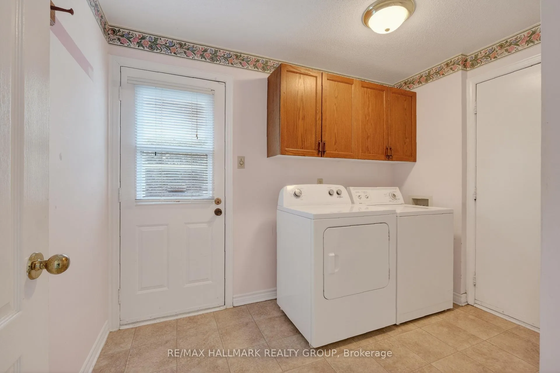 Photo 21 of 593 Du Buisson Crescent, Ottawa, Fallingbrook/Gardenway South — HOMEH