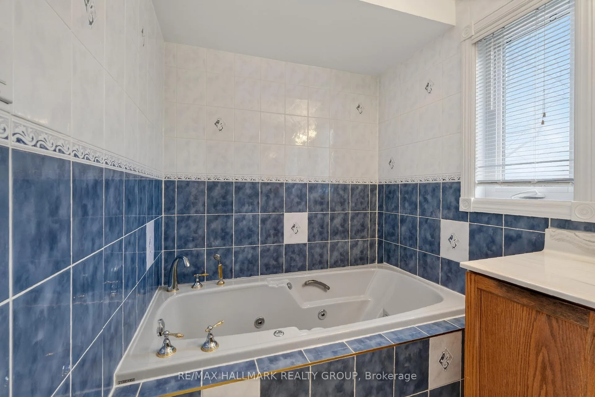Photo 26 of 593 Du Buisson Crescent, Ottawa, Fallingbrook/Gardenway South — HOMEH