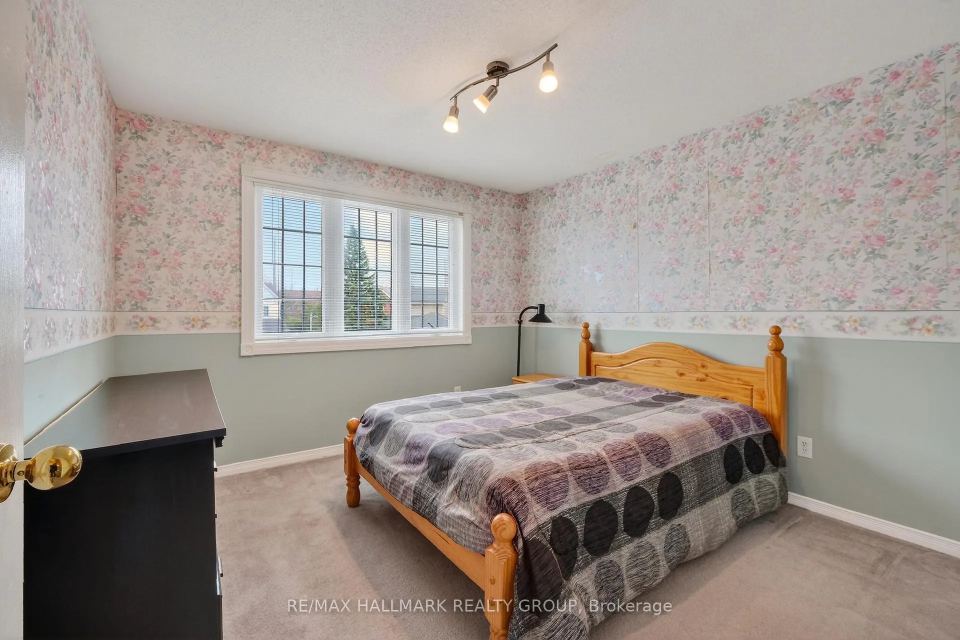 Photo 27 of 593 Du Buisson Crescent, Ottawa, Fallingbrook/Gardenway South — HOMEH