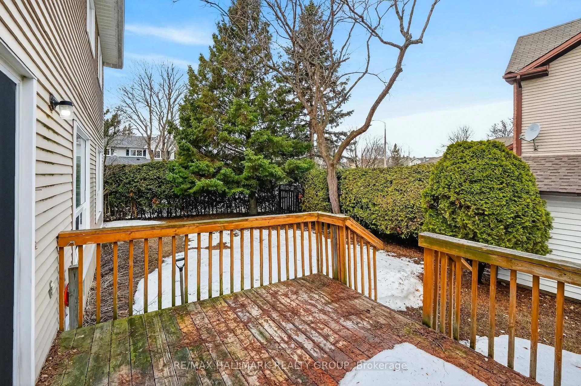 Photo 37 of 593 Du Buisson Crescent, Ottawa, Fallingbrook/Gardenway South — HOMEH