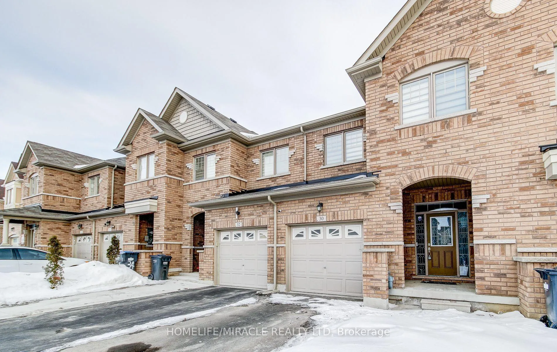 Photo 1 of 30 Davenfield Circle, Brampton, Brampton East — HOMEH