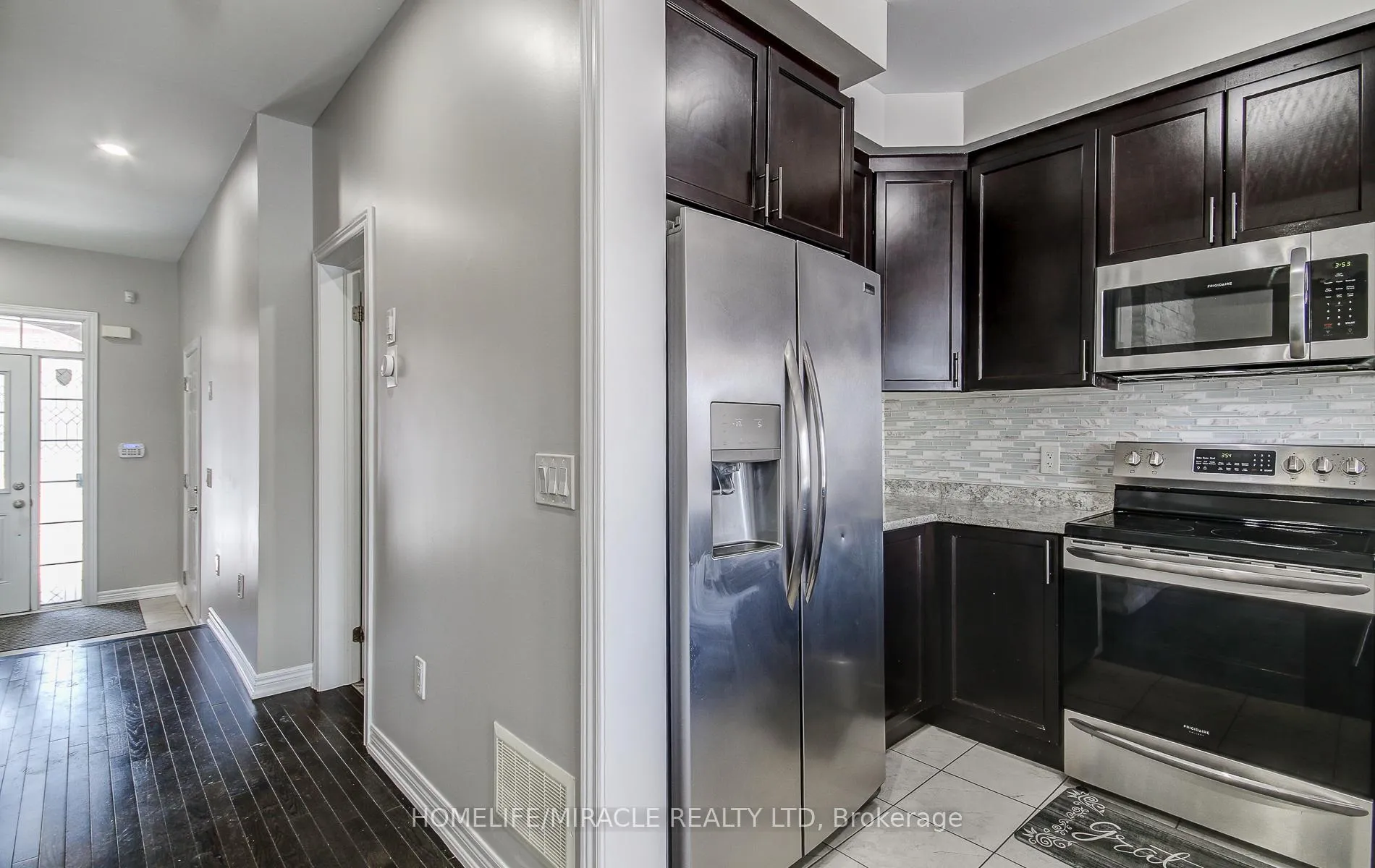 Photo 11 of 30 Davenfield Circle, Brampton, Brampton East — HOMEH