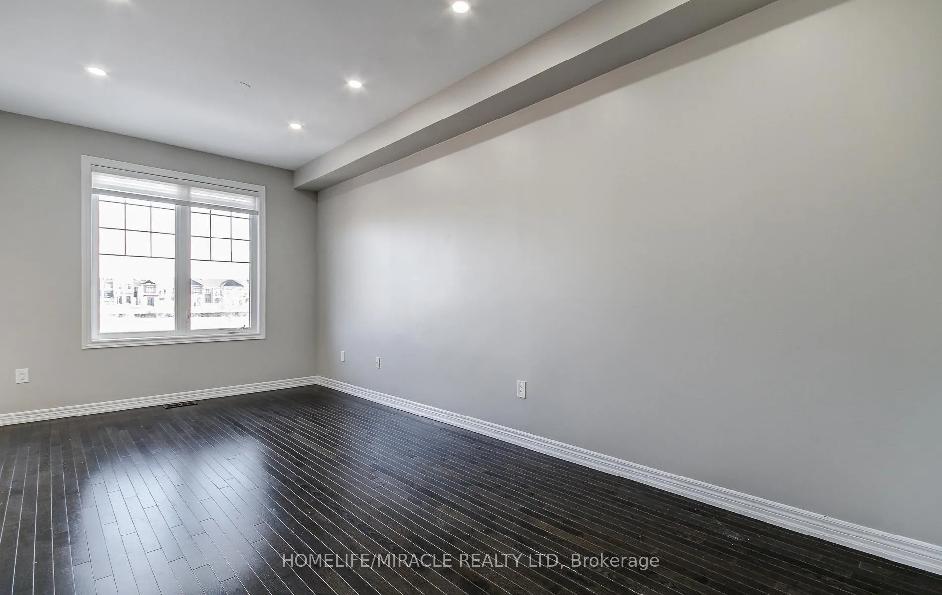 Photo 15 of 30 Davenfield Circle, Brampton, Brampton East — HOMEH