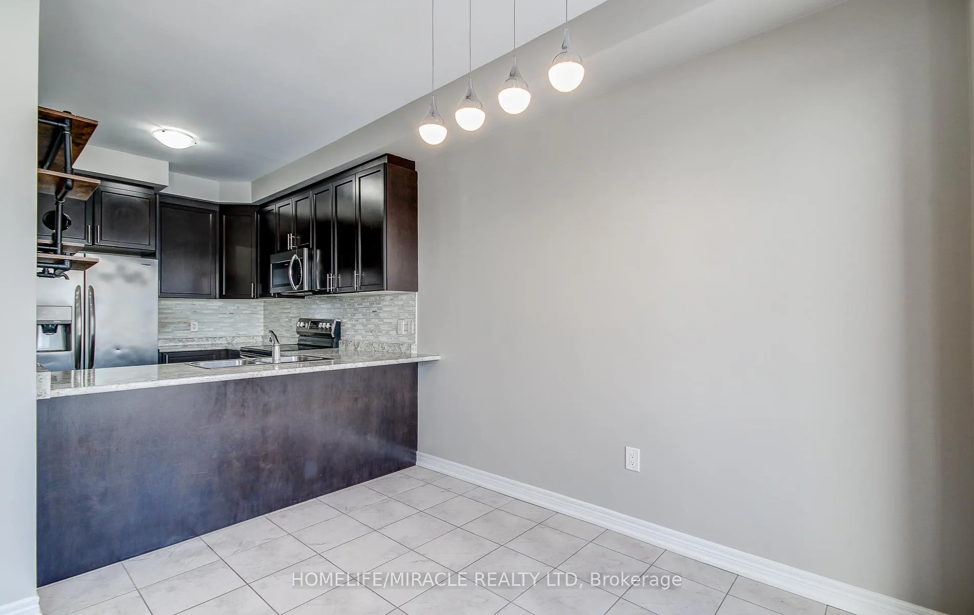 Photo 19 of 30 Davenfield Circle, Brampton, Brampton East — HOMEH