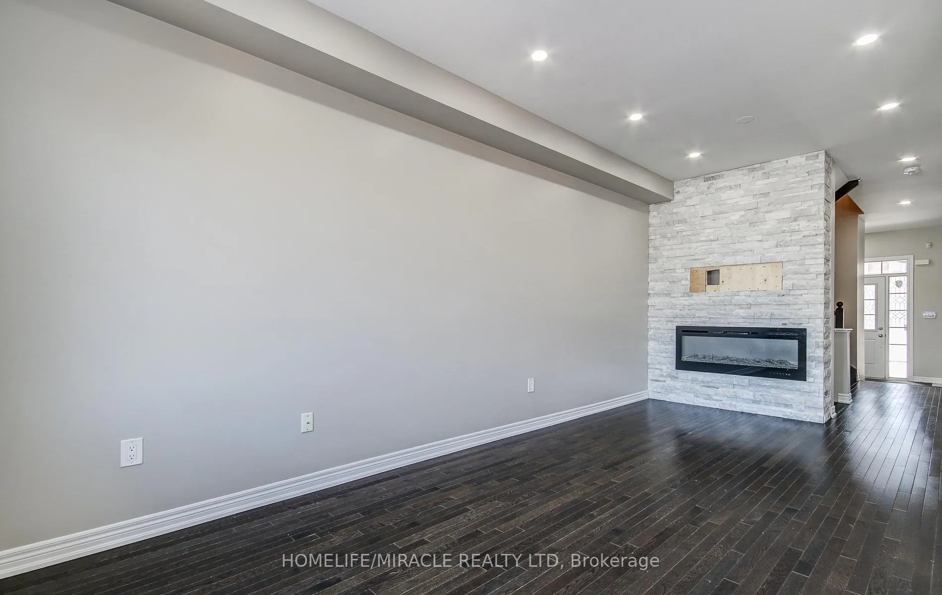 Photo 24 of 30 Davenfield Circle, Brampton, Brampton East — HOMEH