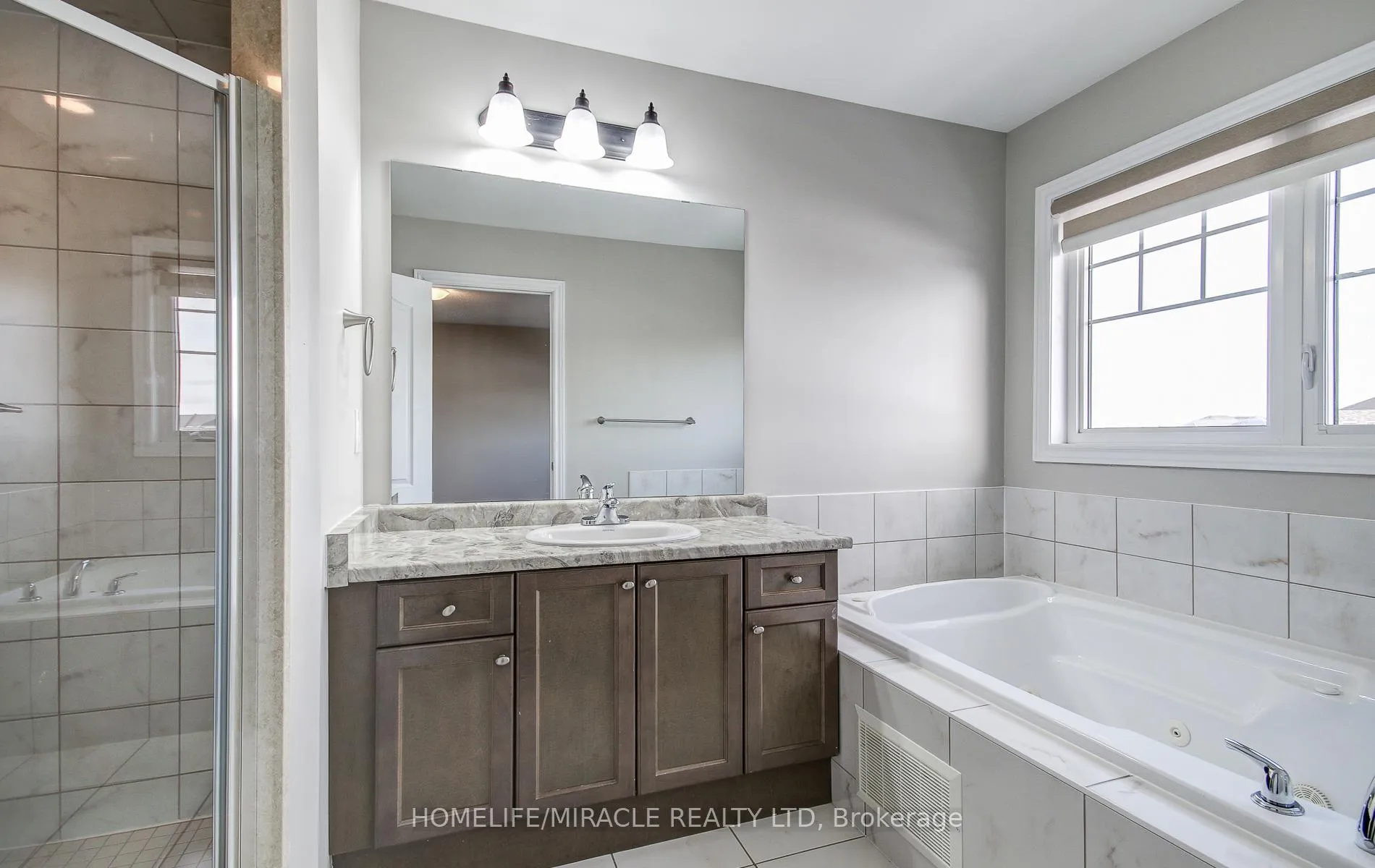 Photo 30 of 30 Davenfield Circle, Brampton, Brampton East — HOMEH