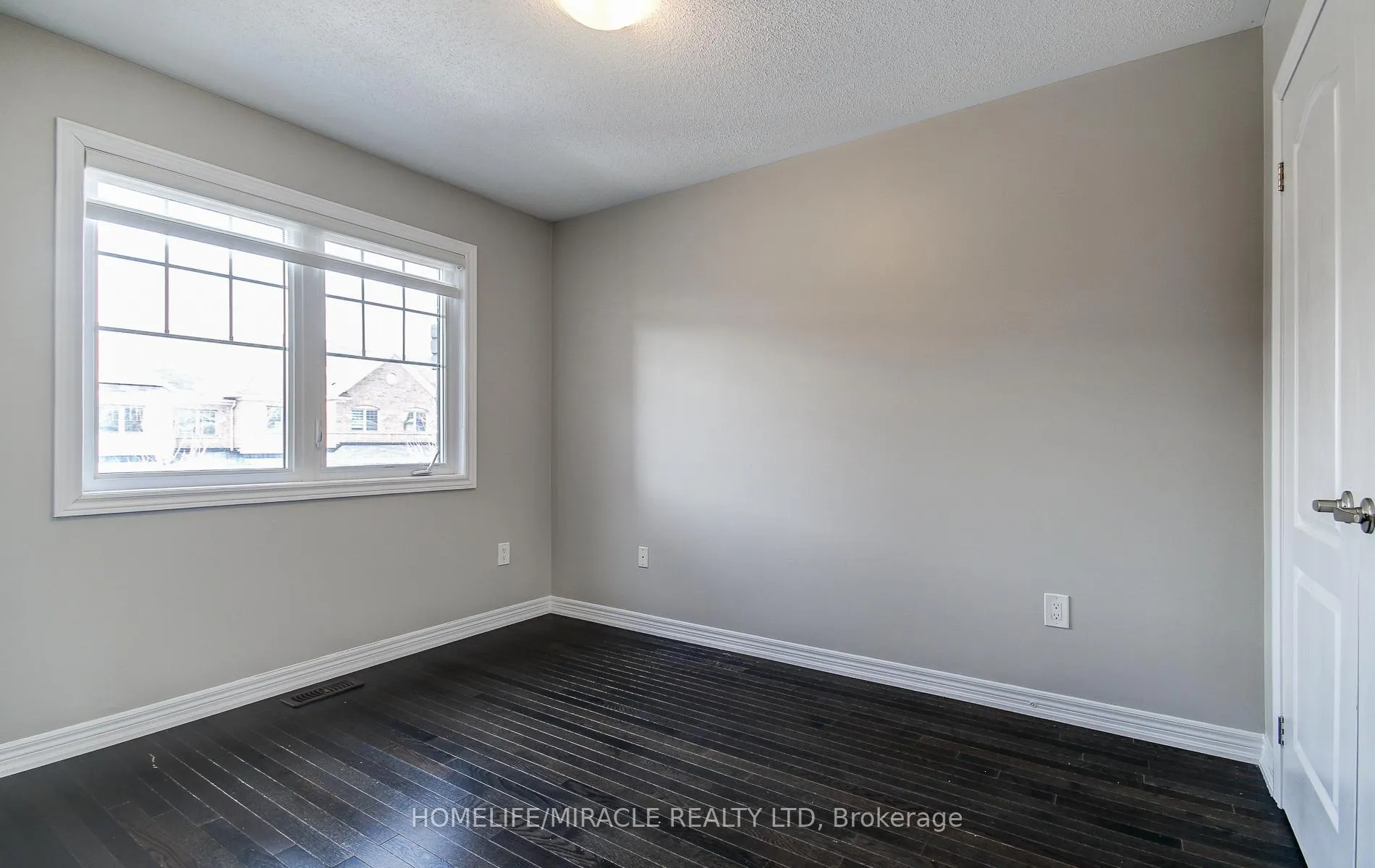 Photo 35 of 30 Davenfield Circle, Brampton, Brampton East — HOMEH