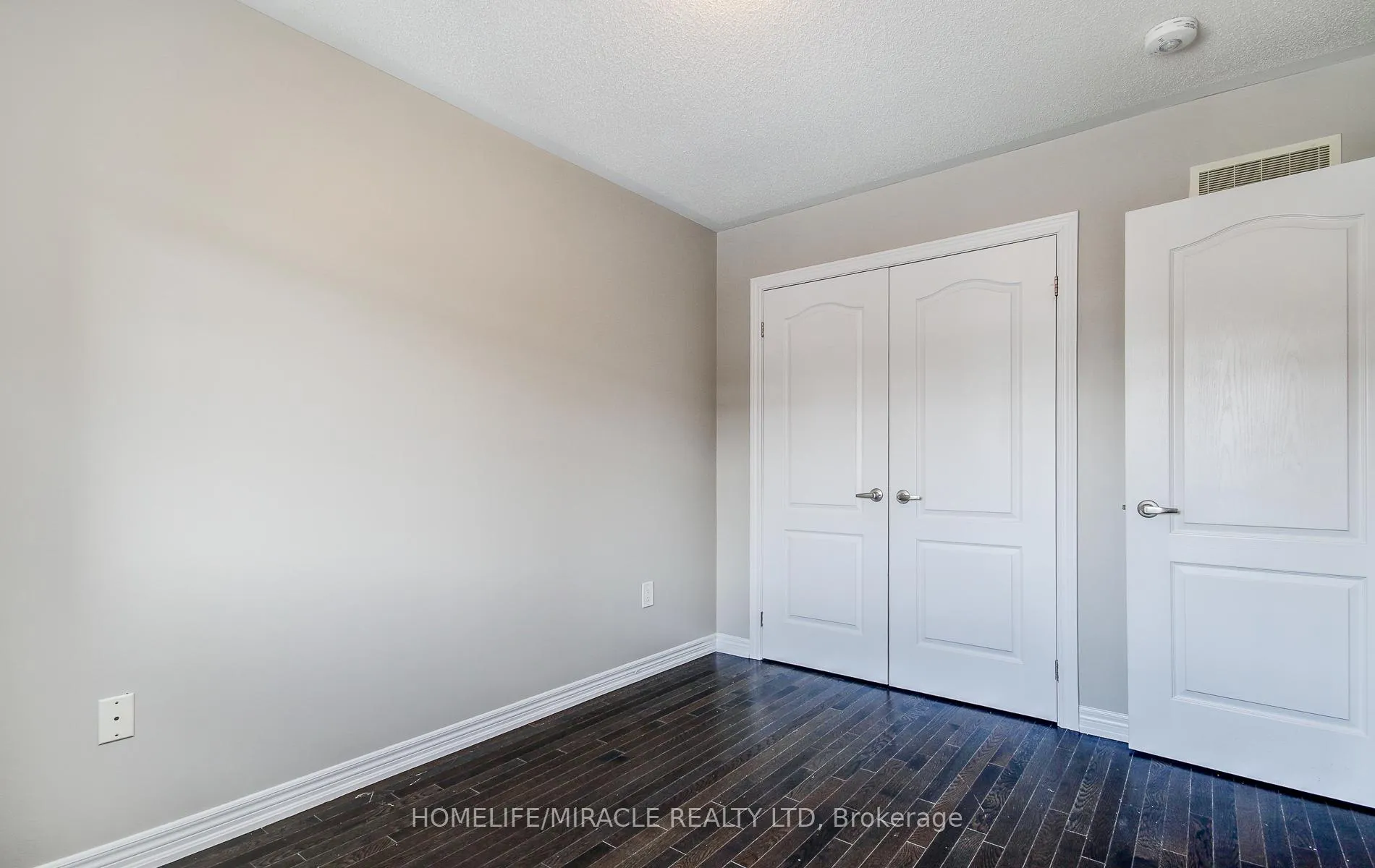 Photo 36 of 30 Davenfield Circle, Brampton, Brampton East — HOMEH