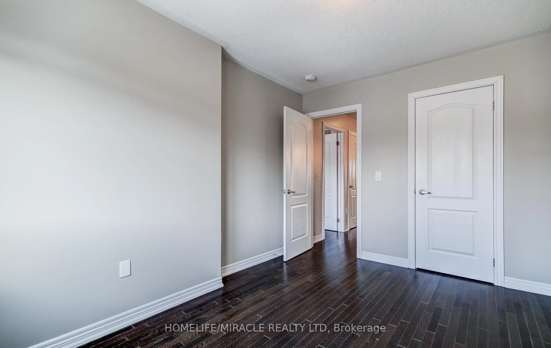 Photo 39 of 30 Davenfield Circle, Brampton, Brampton East — HOMEH
