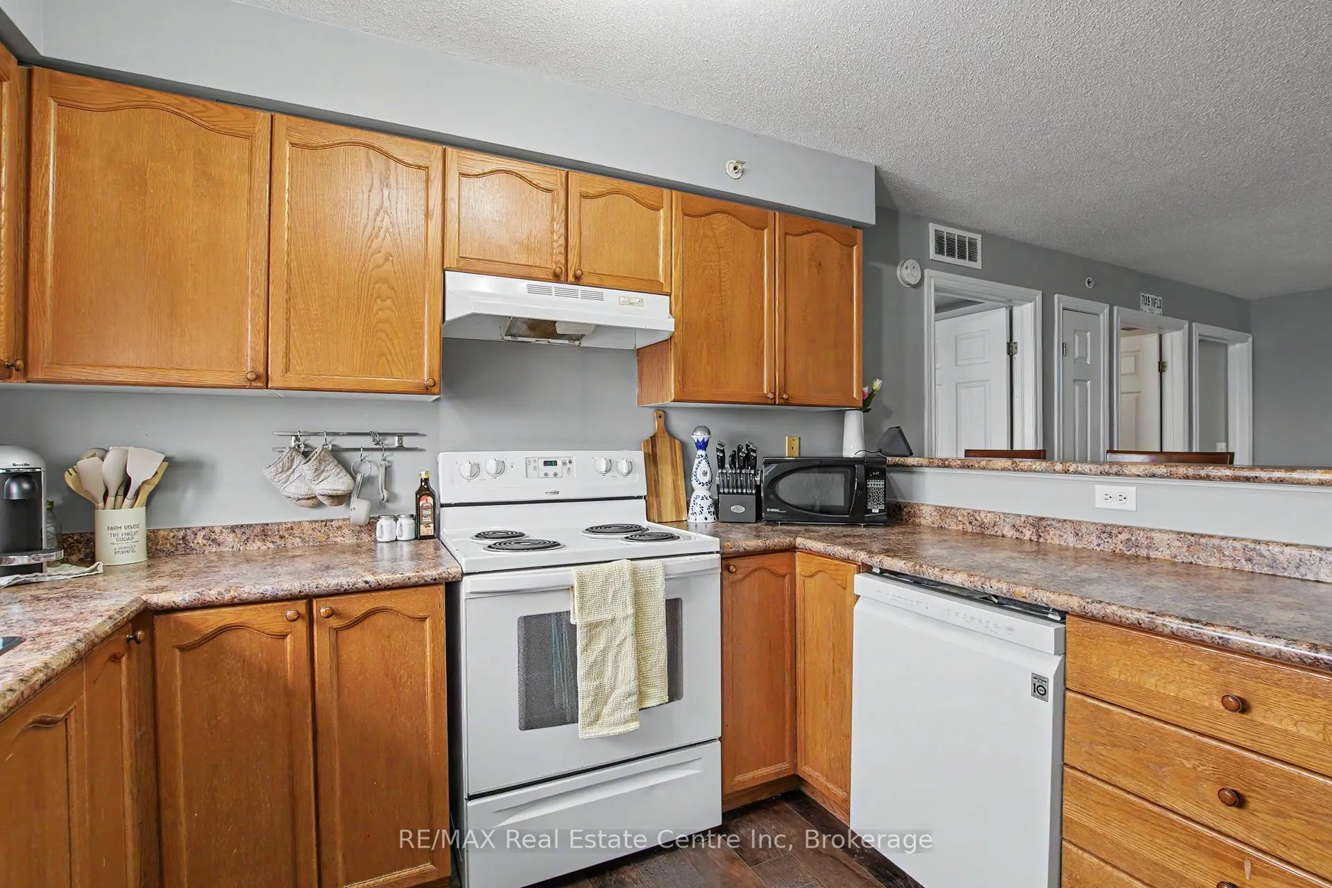 Photo 17 of Unit 409, 415 Grange Road, Guelph, Grange Road — HOMEH