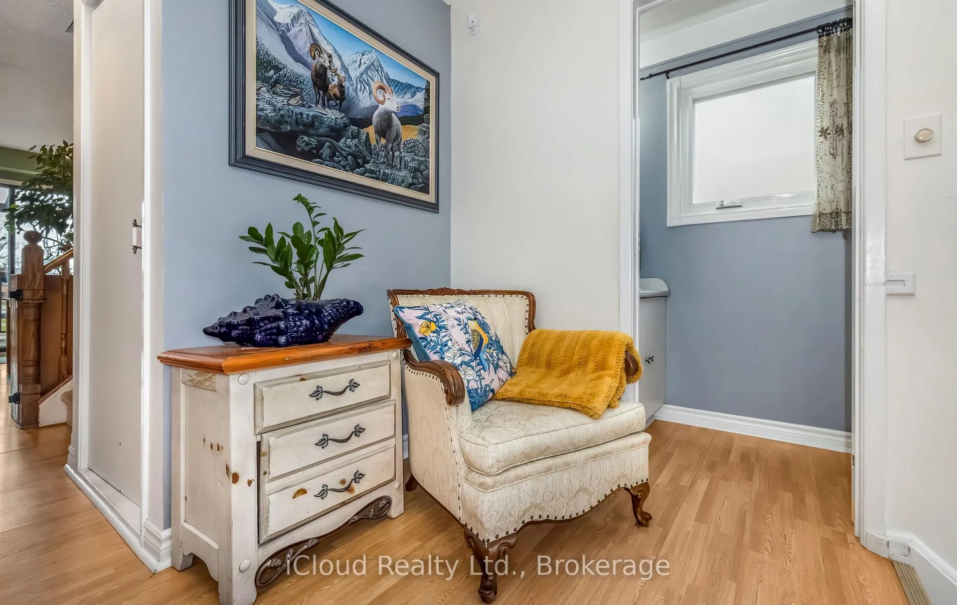 Photo 5 of 595 Clover Park Crescent, Milton, Bronte Meadows — HOMEH