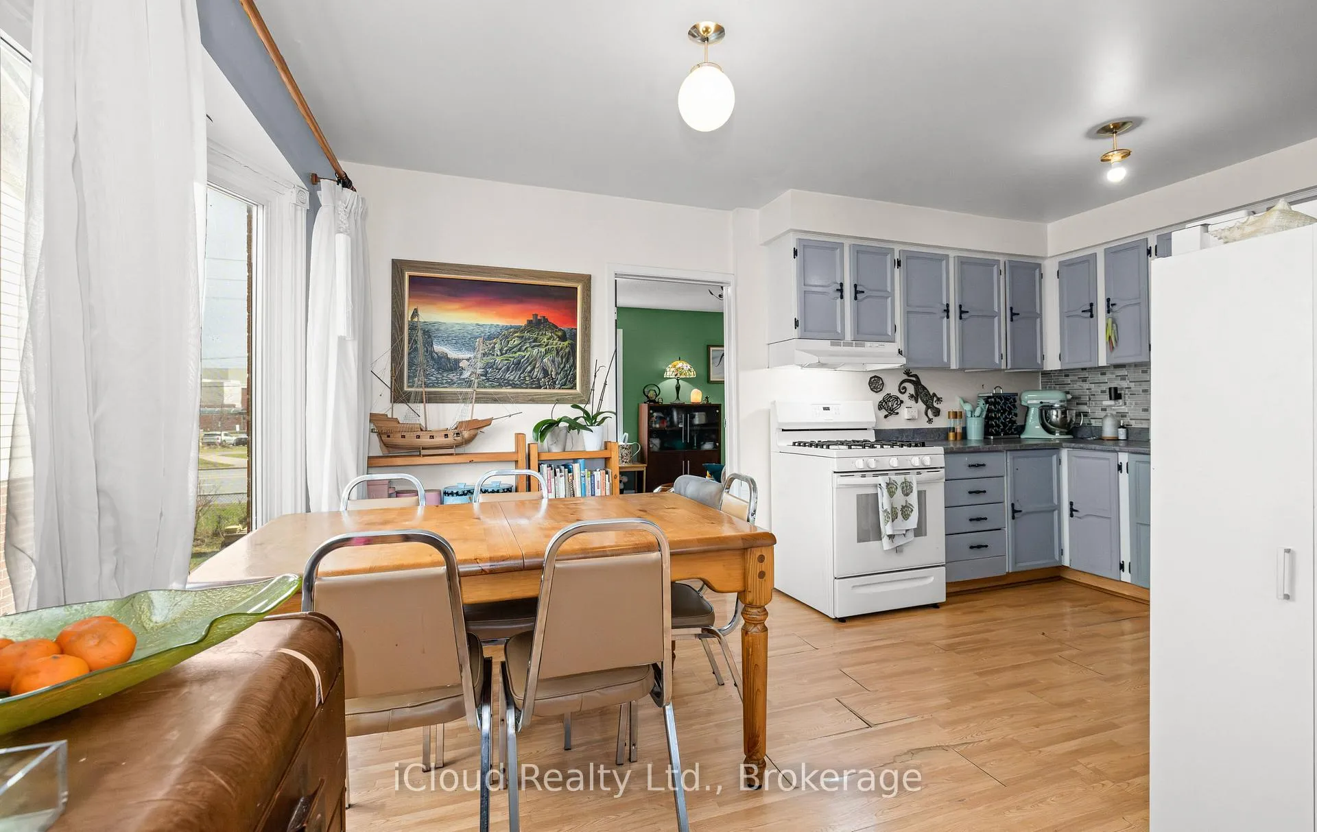Photo 8 of 595 Clover Park Crescent, Milton, Bronte Meadows — HOMEH