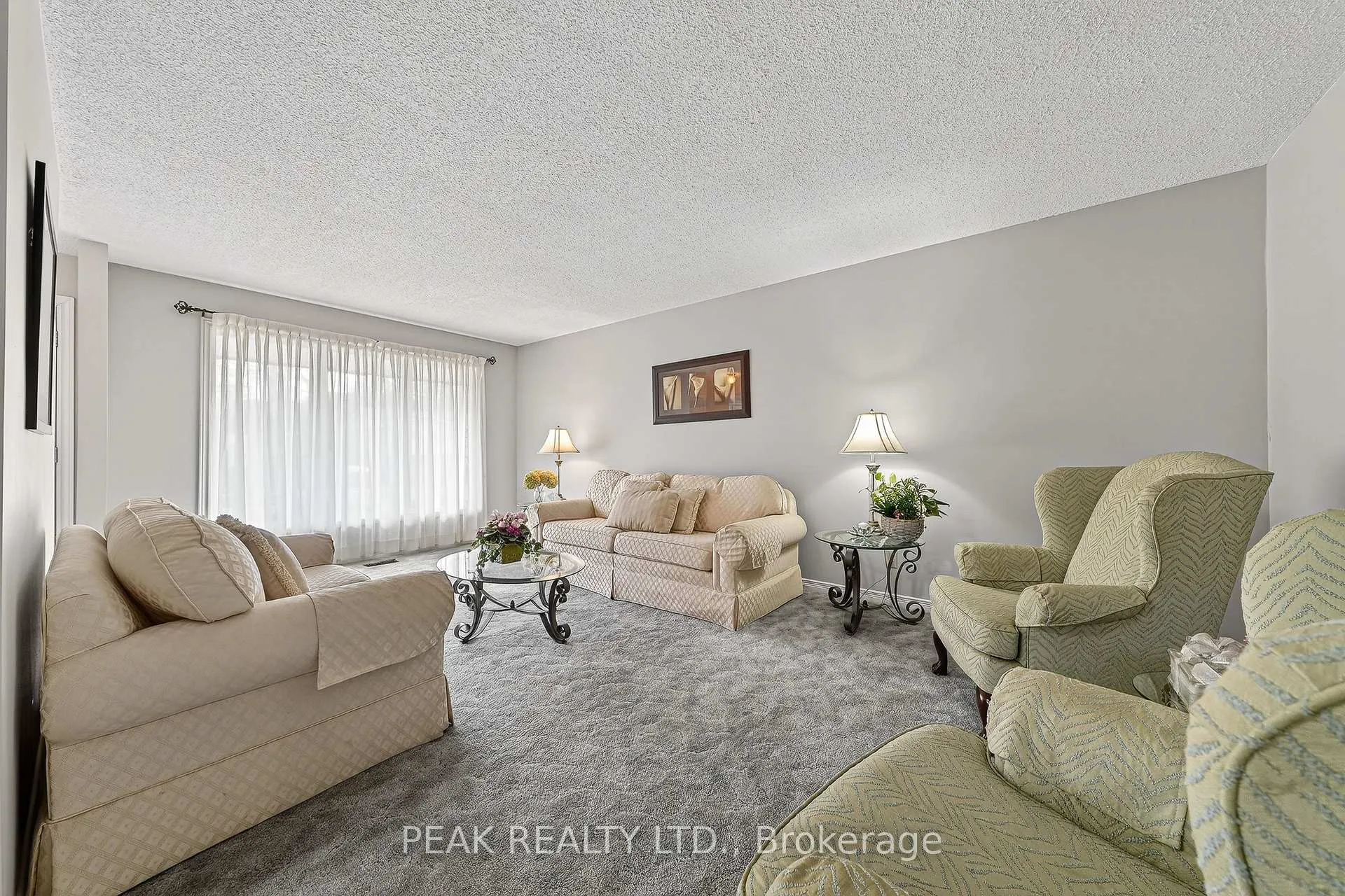 Photo 3 of 229 Laurentian Drive, Kitchener — HOMEH