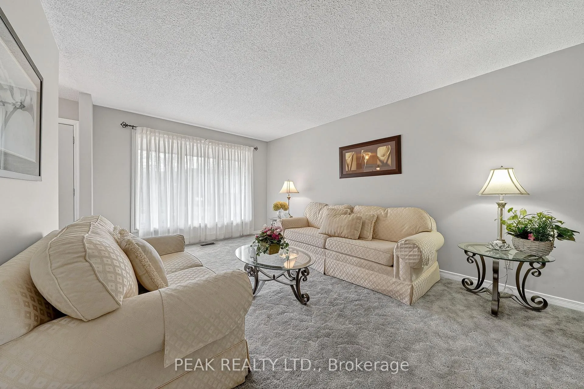 Photo 4 of 229 Laurentian Drive, Kitchener — HOMEH