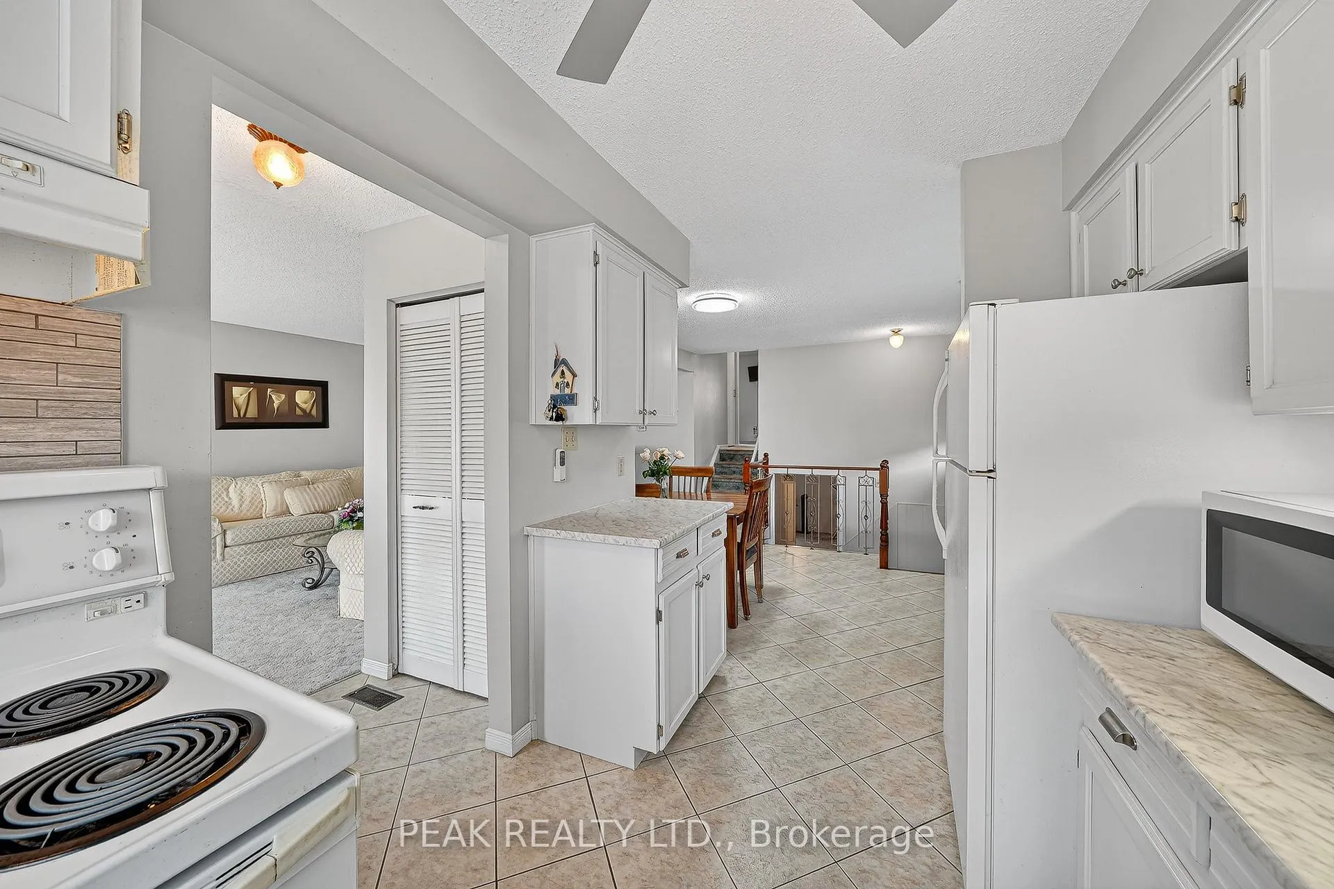 Photo 11 of 229 Laurentian Drive, Kitchener — HOMEH