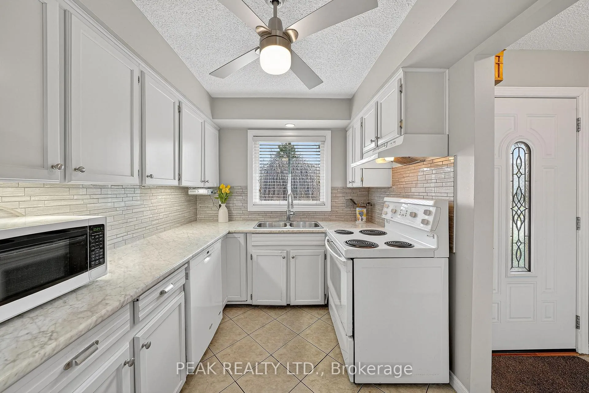 Photo 12 of 229 Laurentian Drive, Kitchener — HOMEH