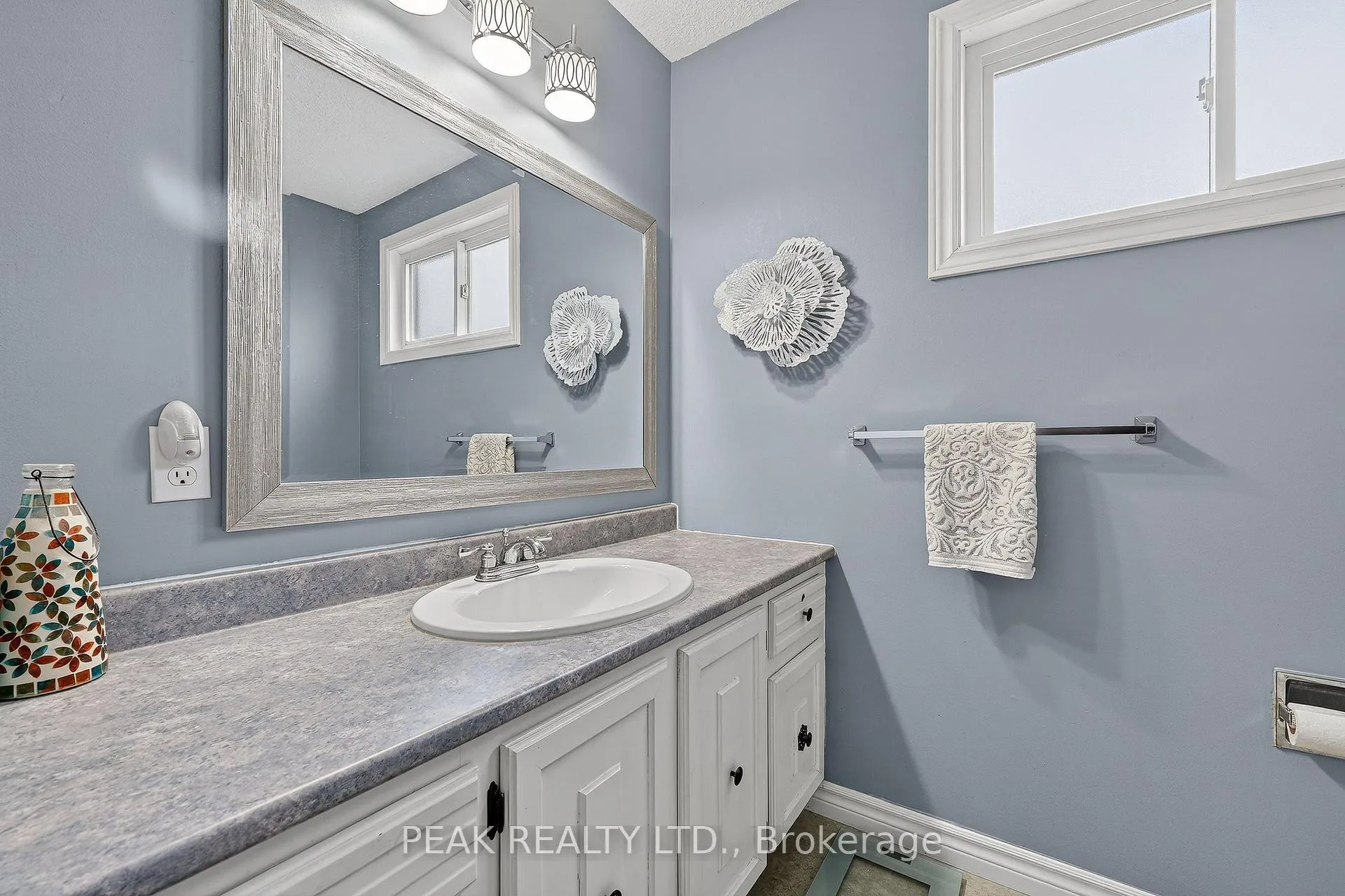 Photo 17 of 229 Laurentian Drive, Kitchener — HOMEH