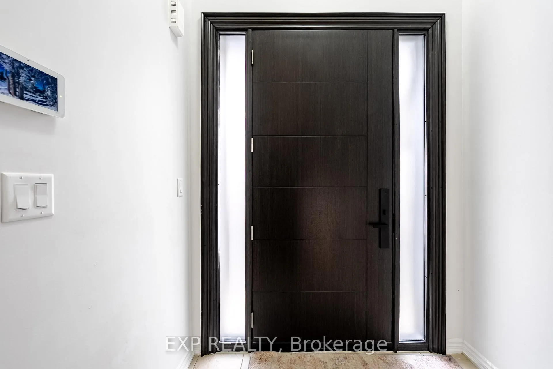 Photo 3 of 51 Ahchie Court, Vaughan, Patterson — HOMEH