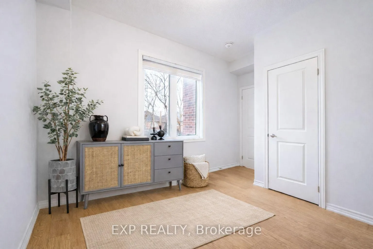 Photo 8 of 51 Ahchie Court, Vaughan, Patterson — HOMEH