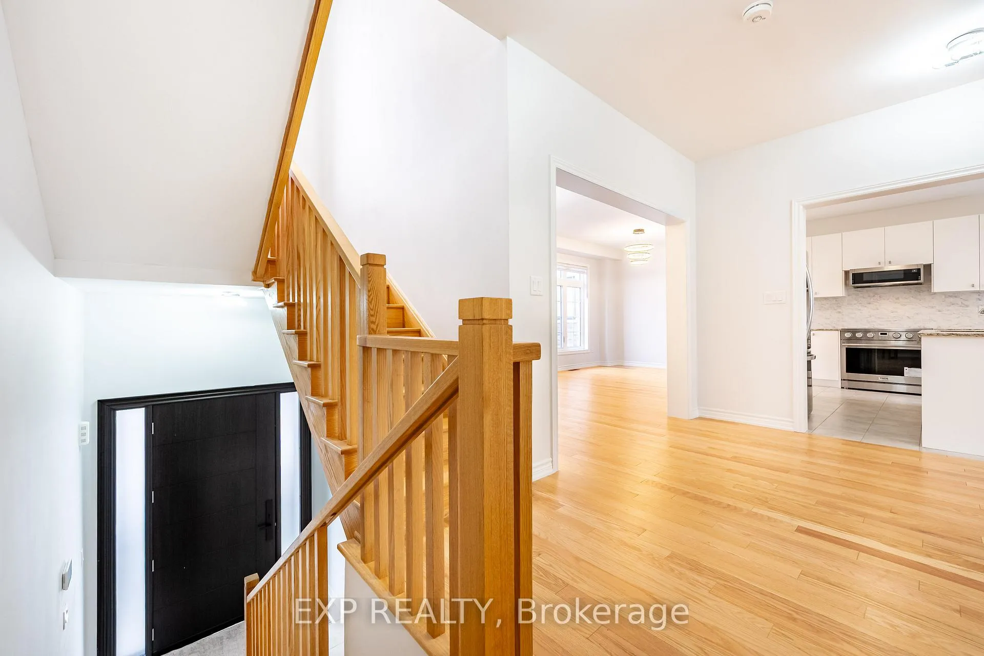 Photo 11 of 51 Ahchie Court, Vaughan, Patterson — HOMEH