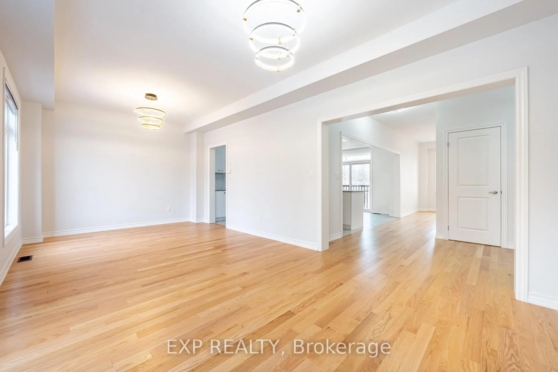 Photo 13 of 51 Ahchie Court, Vaughan, Patterson — HOMEH