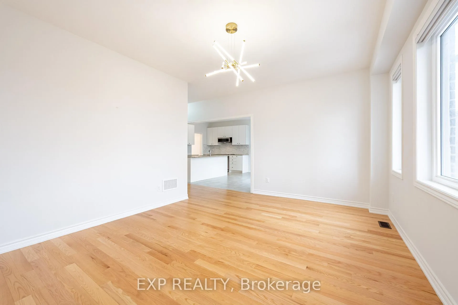 Photo 22 of 51 Ahchie Court, Vaughan, Patterson — HOMEH