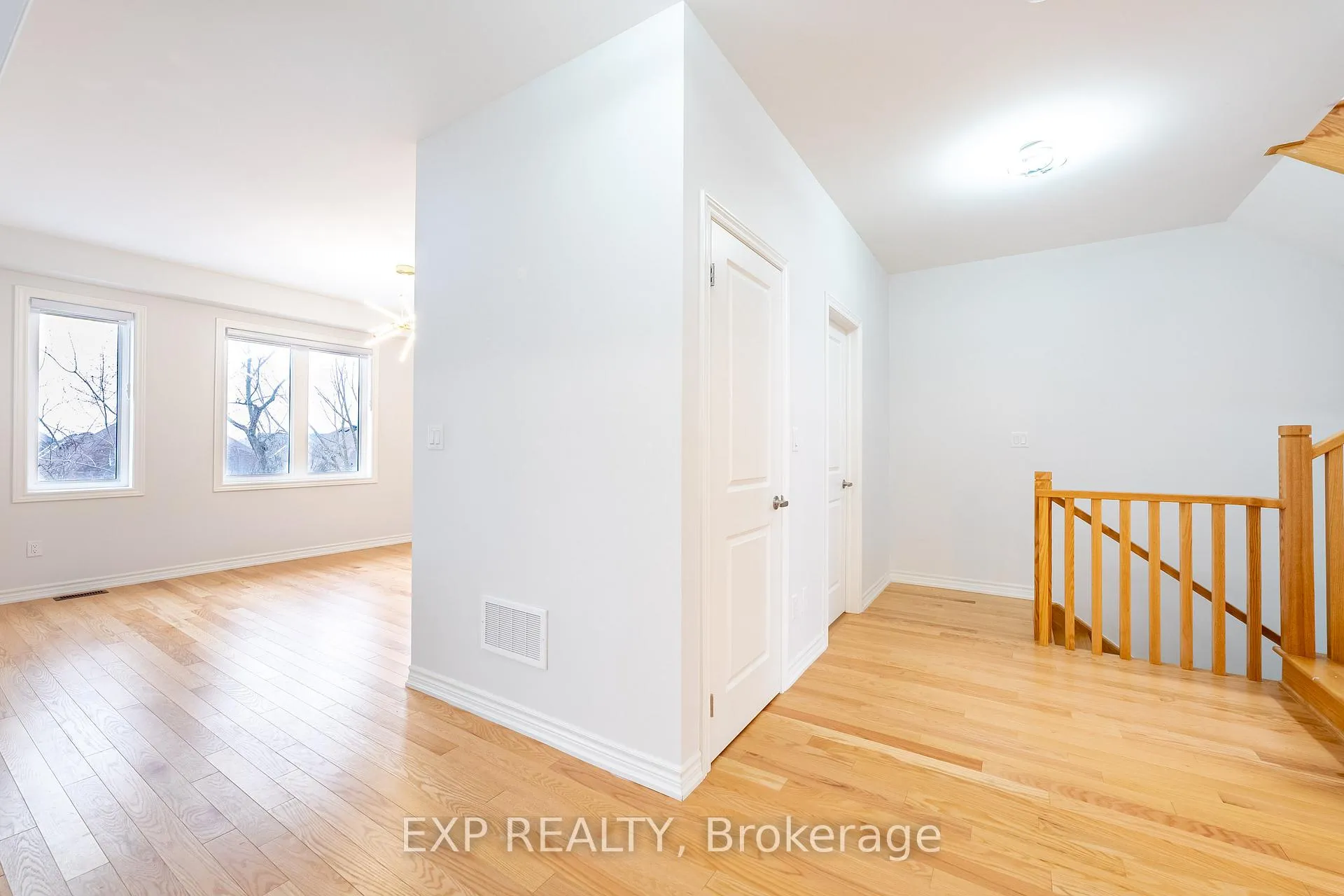 Photo 23 of 51 Ahchie Court, Vaughan, Patterson — HOMEH