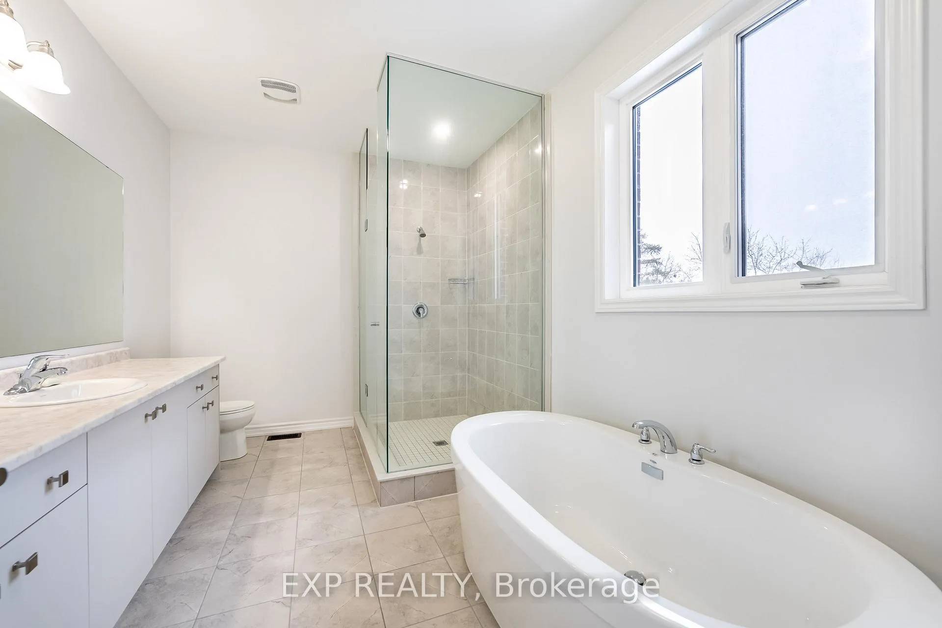 Photo 28 of 51 Ahchie Court, Vaughan, Patterson — HOMEH