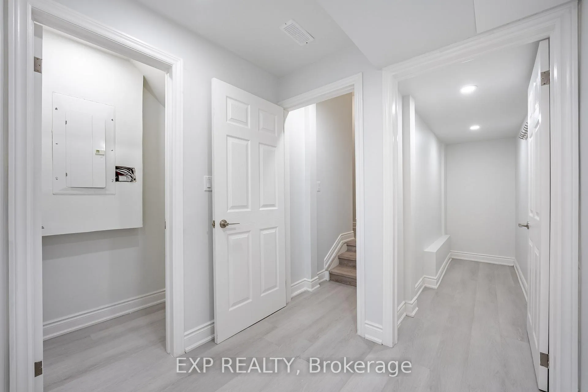 Photo 35 of 51 Ahchie Court, Vaughan, Patterson — HOMEH