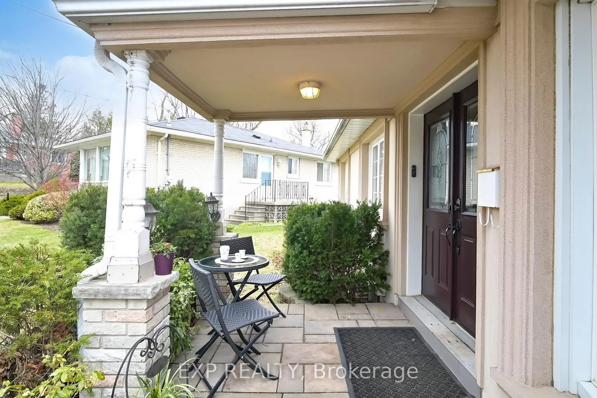 Photo 3 of 25 Mcmanus Road, Etobicoke, Kingsview Village-The Westway — HOMEH