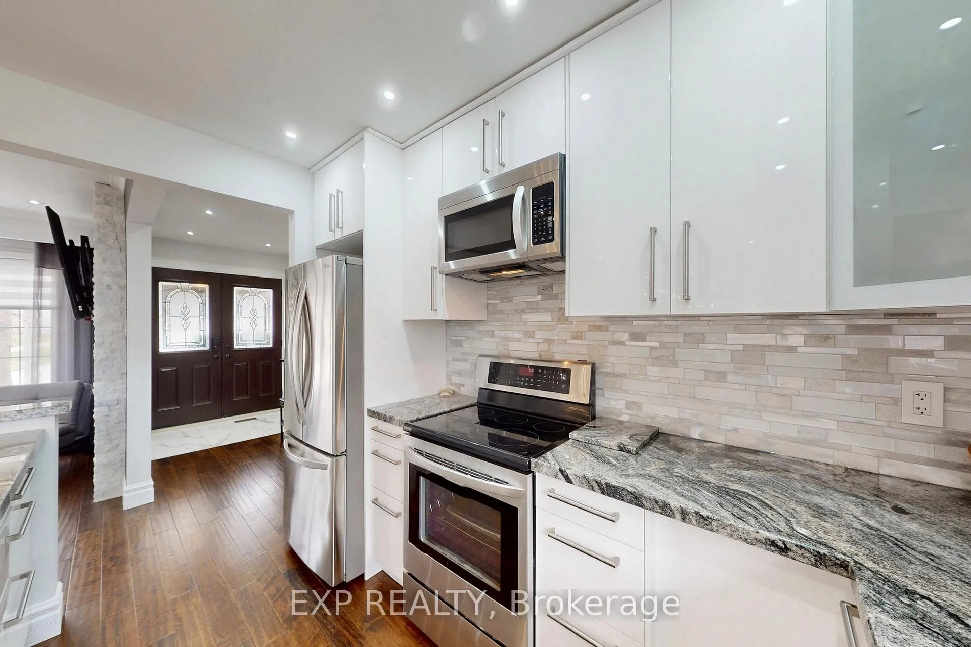 Photo 12 of 25 Mcmanus Road, Etobicoke, Kingsview Village-The Westway — HOMEH
