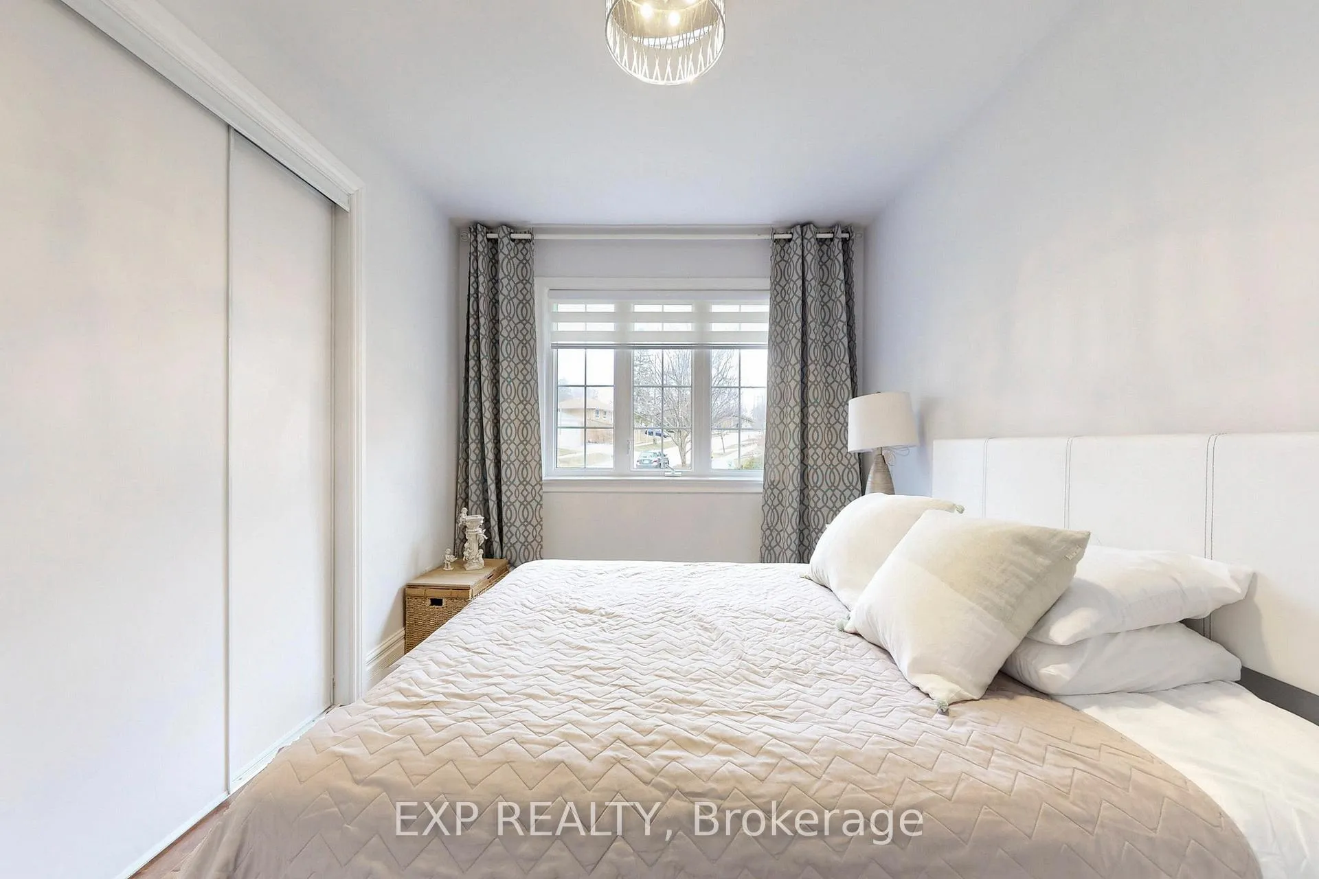 Photo 13 of 25 Mcmanus Road, Etobicoke, Kingsview Village-The Westway — HOMEH