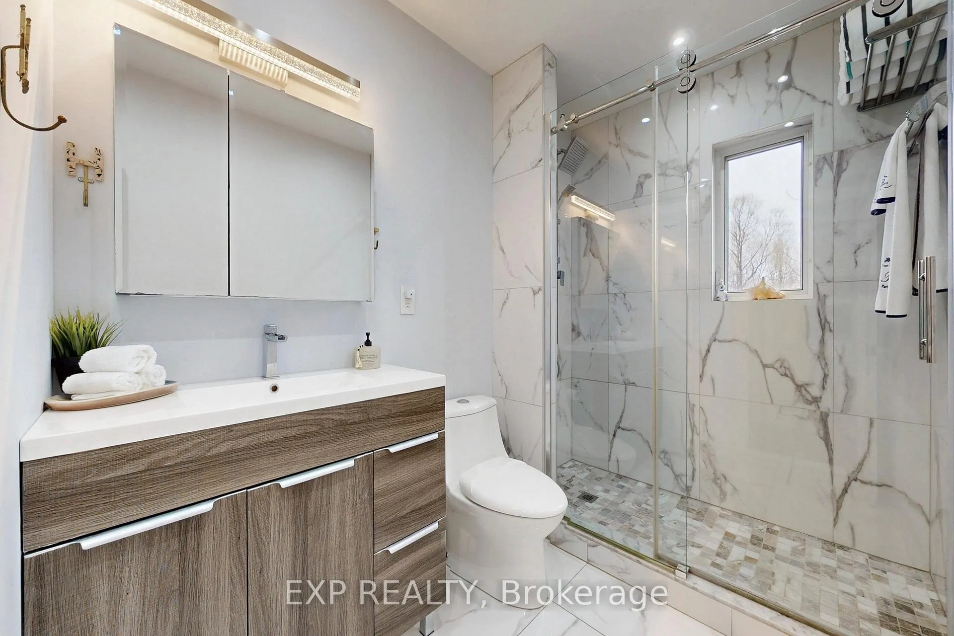 Photo 17 of 25 Mcmanus Road, Etobicoke, Kingsview Village-The Westway — HOMEH
