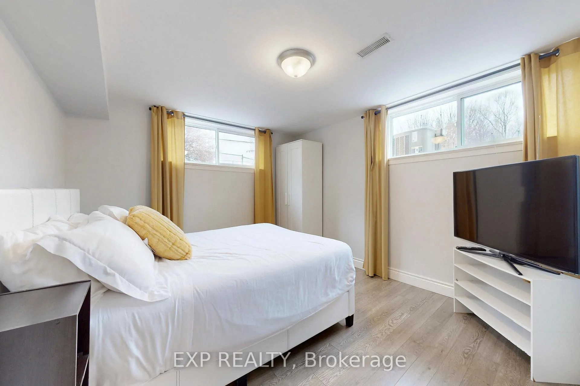 Photo 25 of 25 Mcmanus Road, Etobicoke, Kingsview Village-The Westway — HOMEH