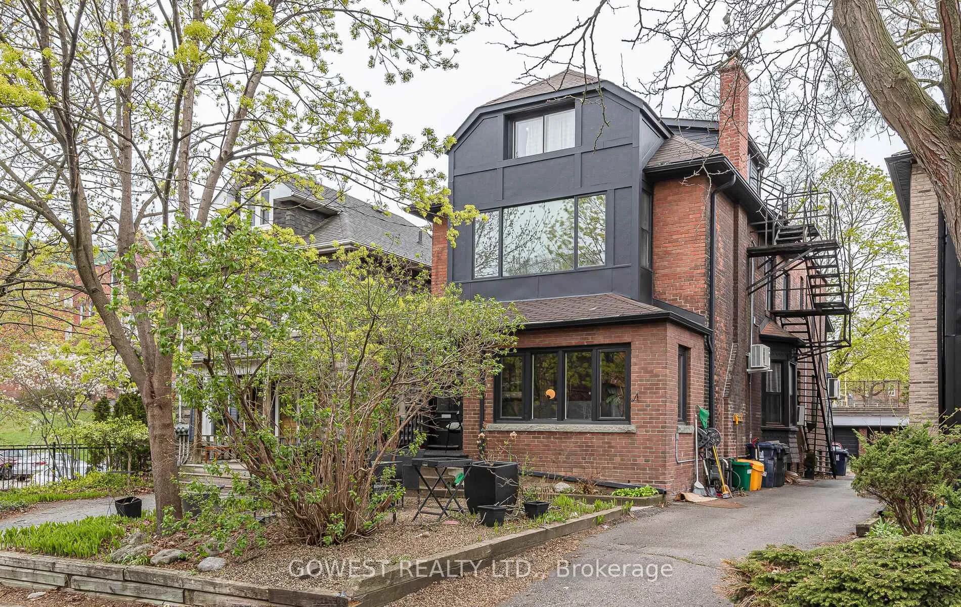 Photo 2 of Unit 2, 312 Quebec Avenue, Toronto, High Park North — HOMEH
