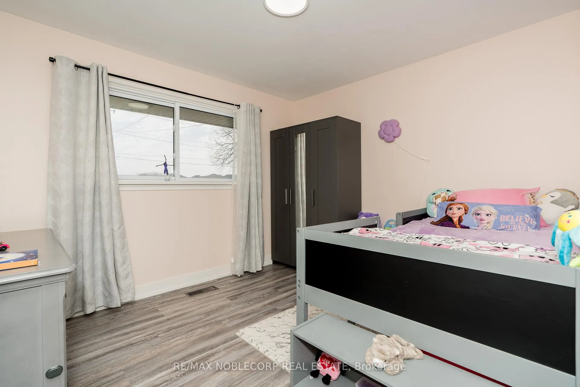 Photo 16 of 359 Bunting Drive, St. Catharines, Carlton/Bunting — HOMEH