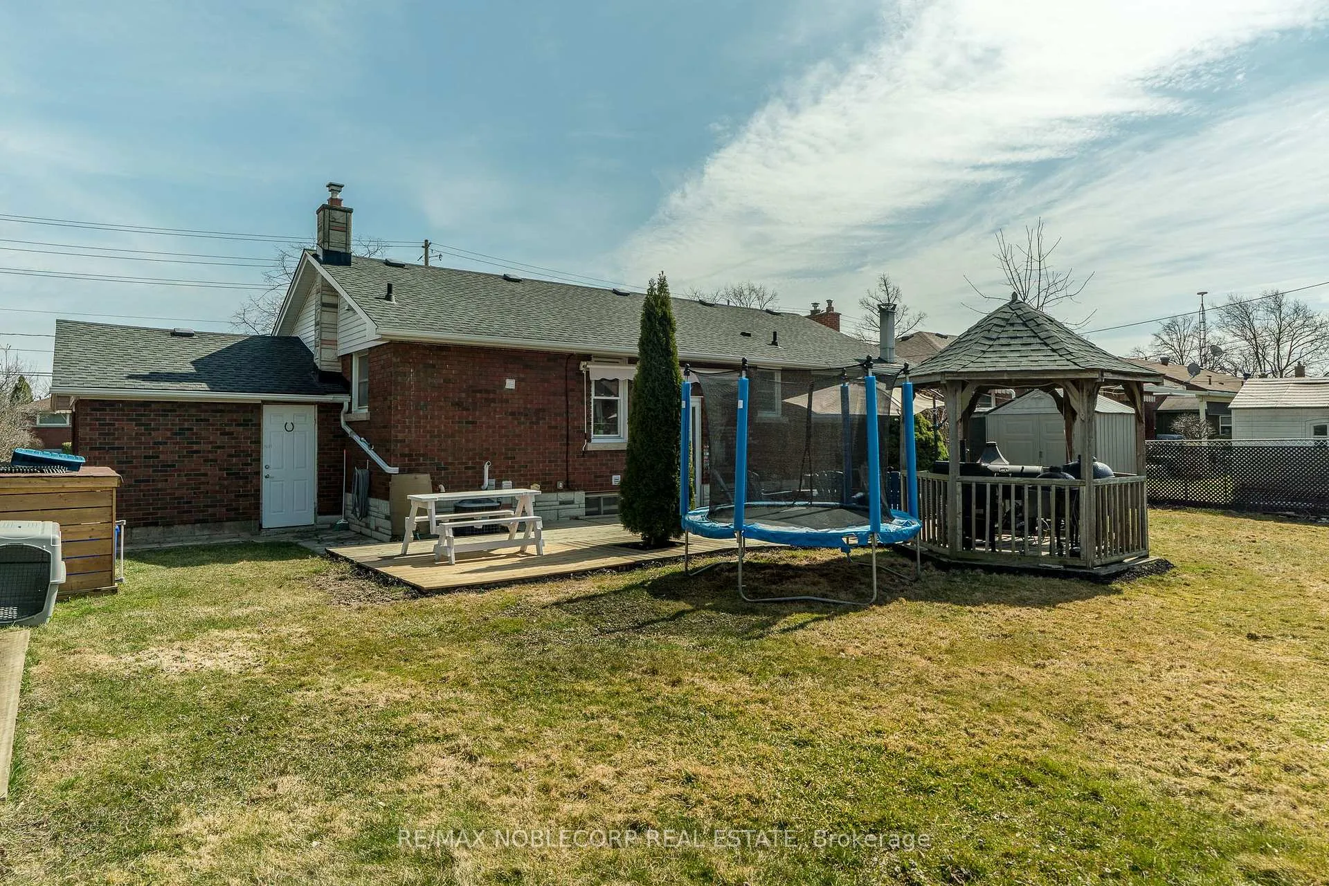 Photo 23 of 359 Bunting Drive, St. Catharines, Carlton/Bunting — HOMEH