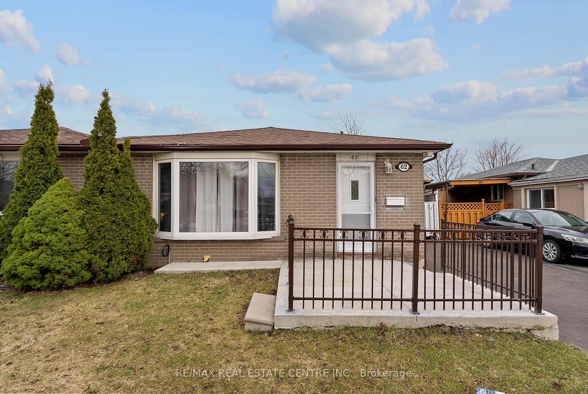 Photo 4 of 62 Flamingo Crescent, Brampton, Southgate — HOMEH