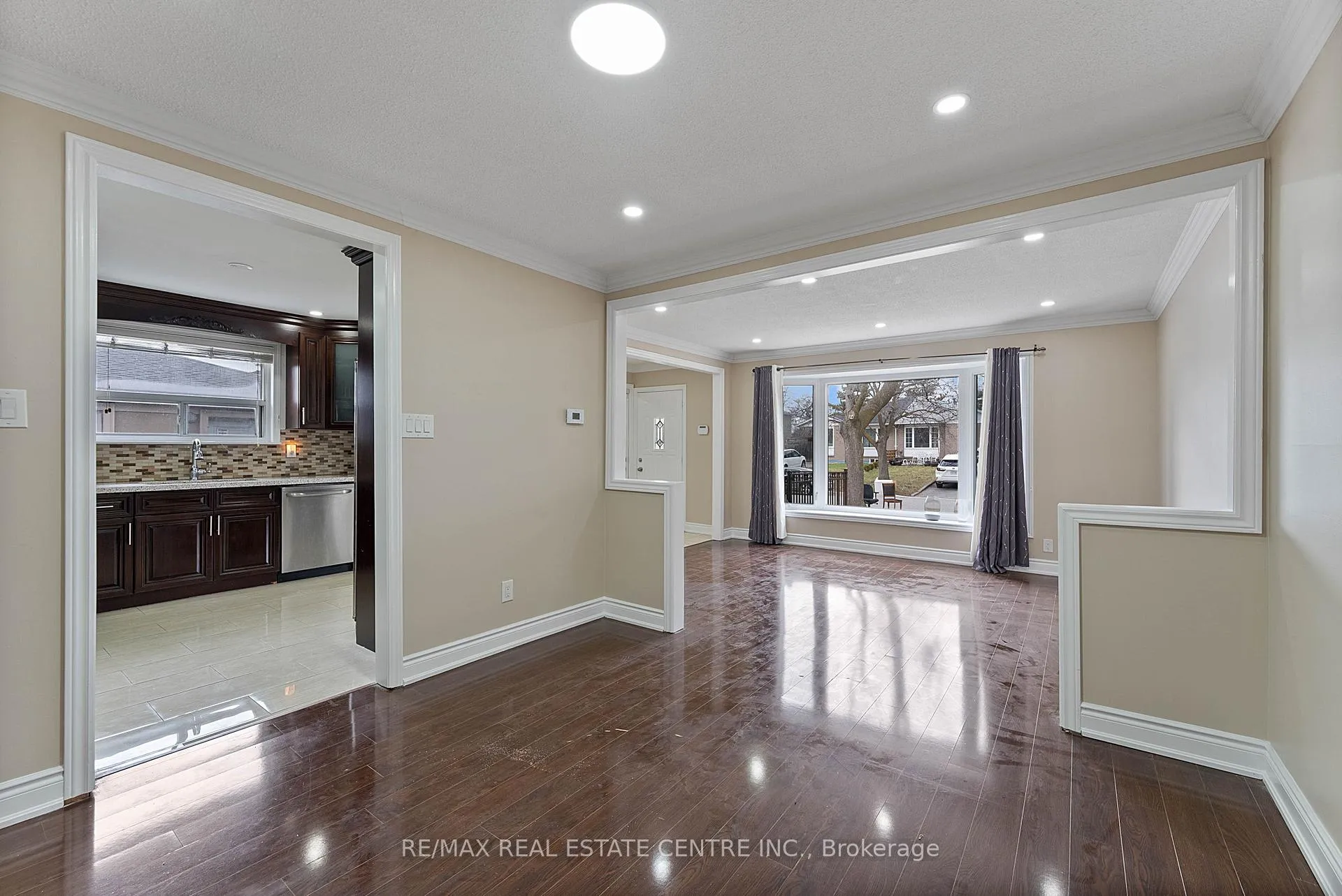 Photo 10 of 62 Flamingo Crescent, Brampton, Southgate — HOMEH
