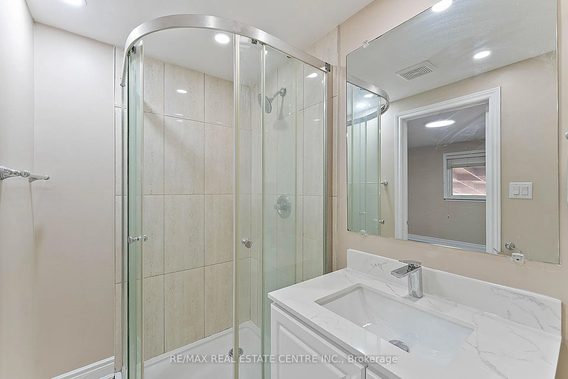 Photo 21 of 62 Flamingo Crescent, Brampton, Southgate — HOMEH