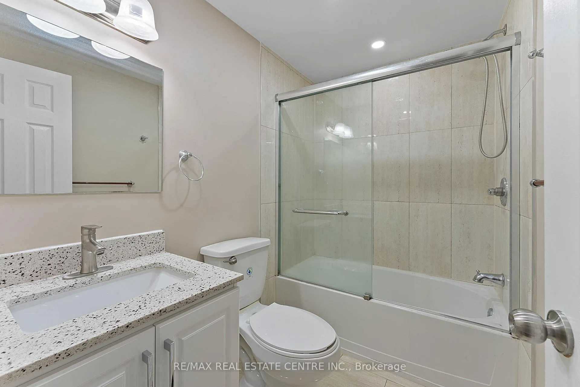 Photo 27 of 62 Flamingo Crescent, Brampton, Southgate — HOMEH