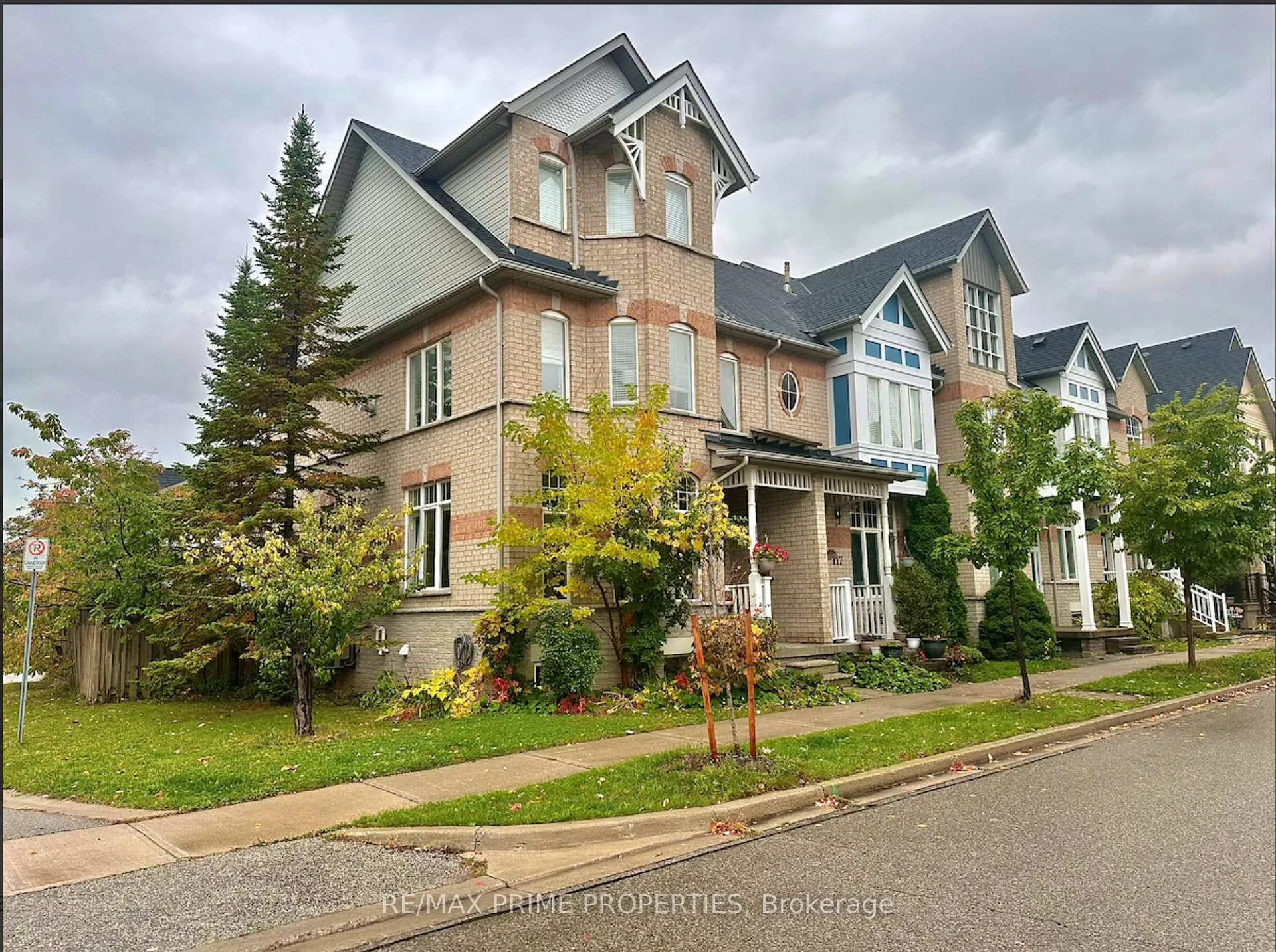 Photo 1 of 119 Settlement Park Avenue, Markham, Cornell — HOMEH
