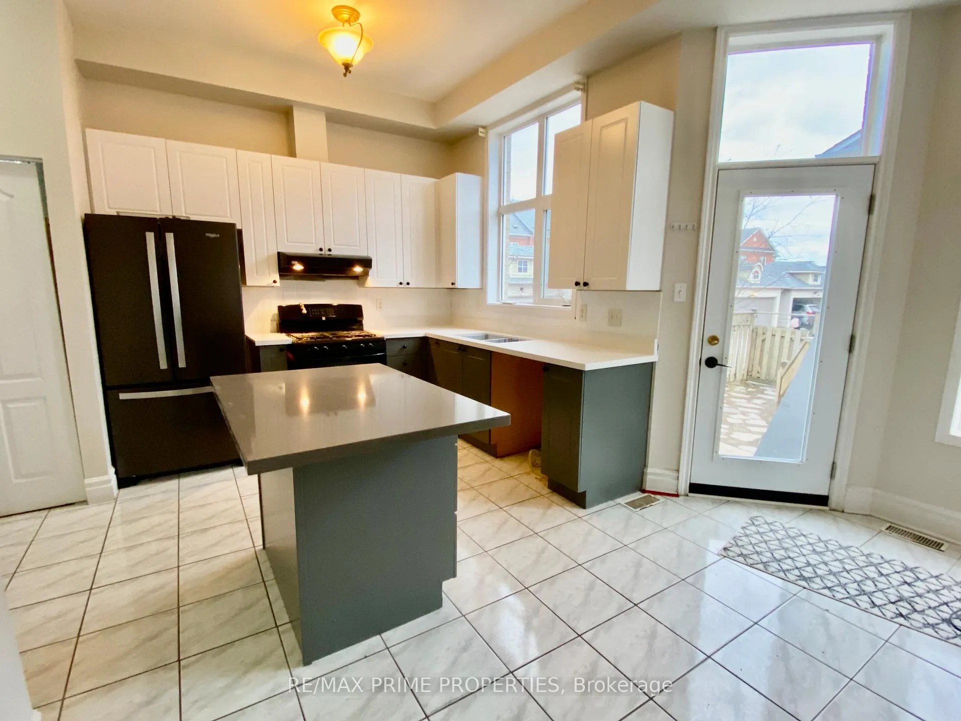 Photo 7 of 119 Settlement Park Avenue, Markham, Cornell — HOMEH