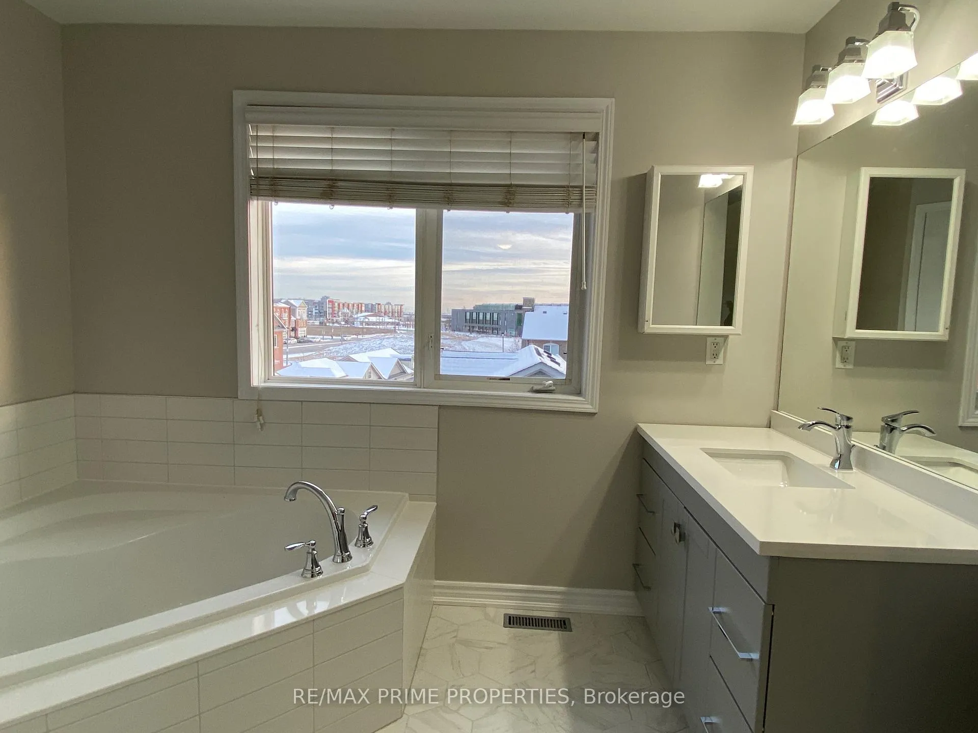Photo 15 of 119 Settlement Park Avenue, Markham, Cornell — HOMEH